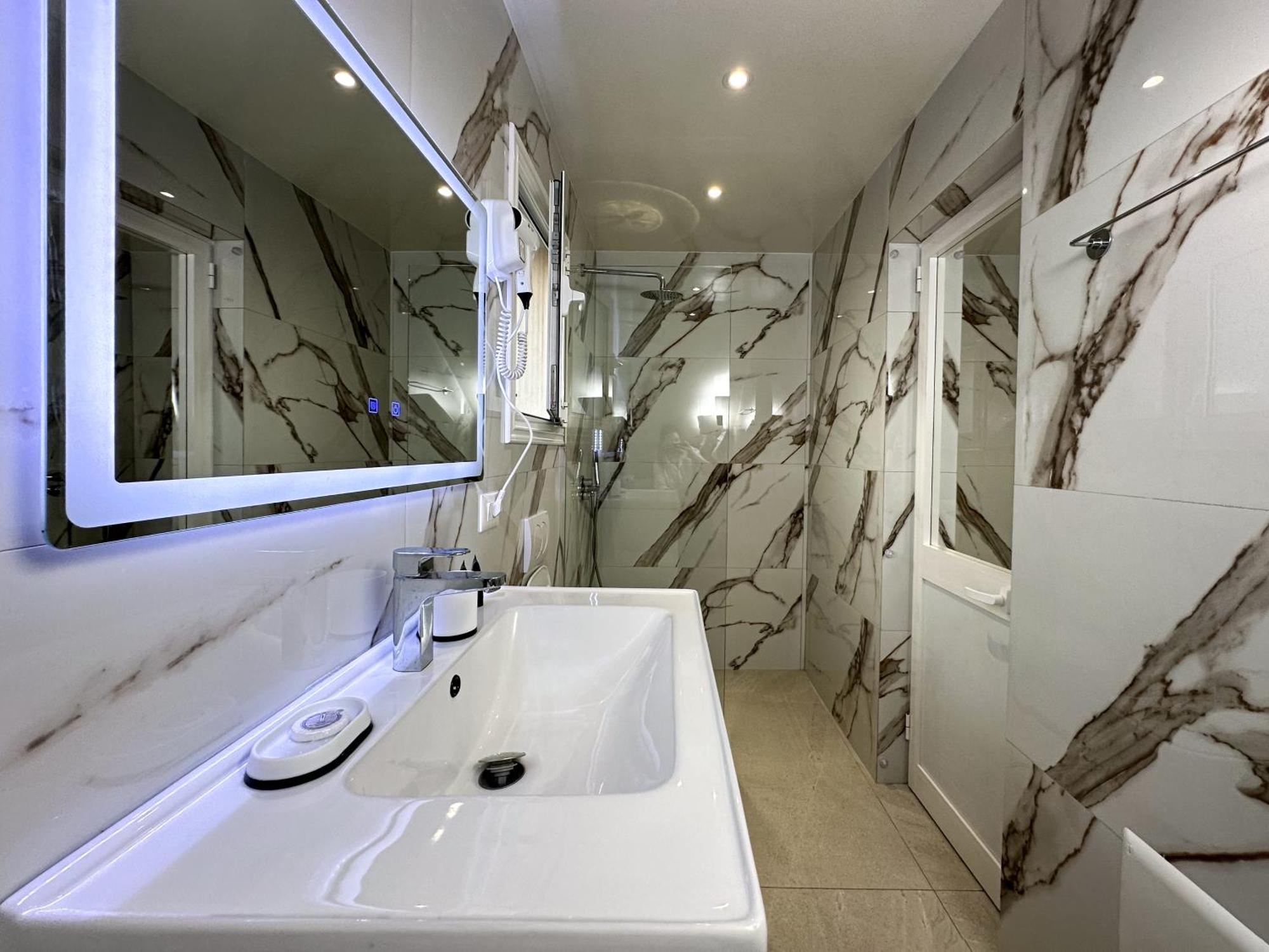 Home Select Tirana 2 ภายนอก รูปภาพ